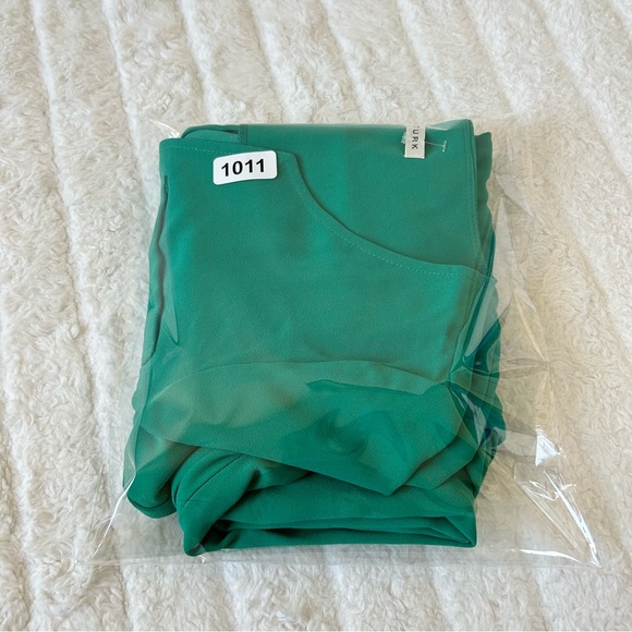 Trina Turk Wynn Crepe Sheath Dress Women Size 2 Jade Green 3/4 Sleeve NWOT Party - Picture 16 of 16